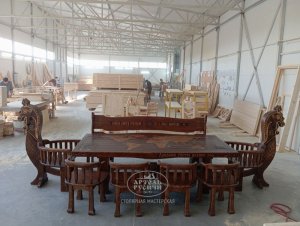 Обеденная группа из массива дерева с резьбой, коллекция "Драккар"