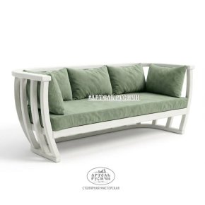 Диван из массива дерева с мягкими подушками в стиле прованс
