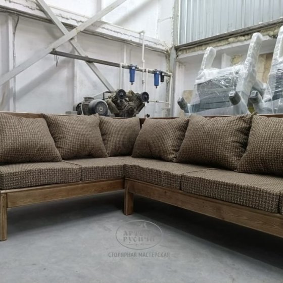 Диван-скамья «Русский лофт» без подлокотников с подушками из непромокаемой ткани