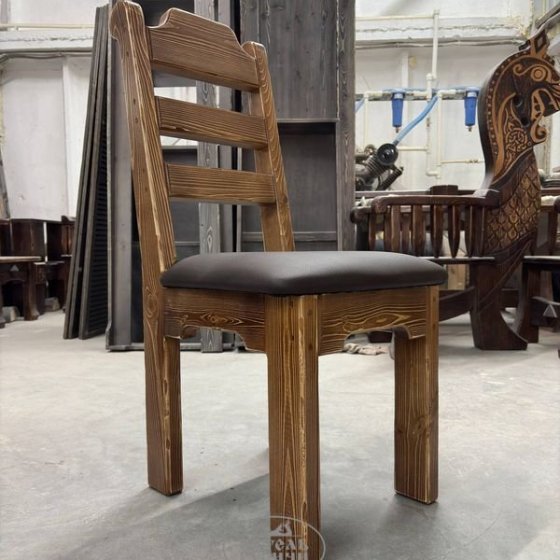 Деревянный стул под старину «Ладожский» с мягкой сидушкой