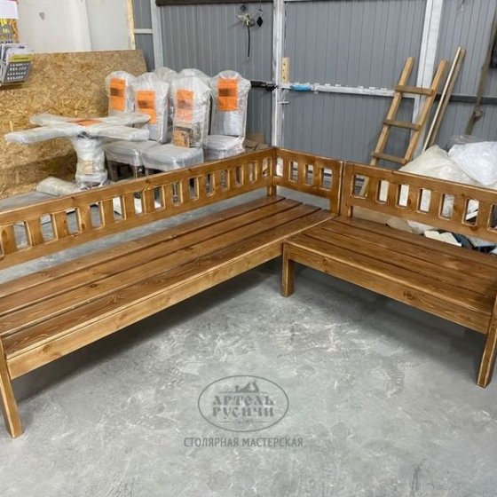 Угловой диван для лаундж зоны из массива сосны «Русский лофт»