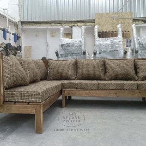 Диван-скамья «Русский лофт» без подлокотников с подушками из непромокаемой ткани