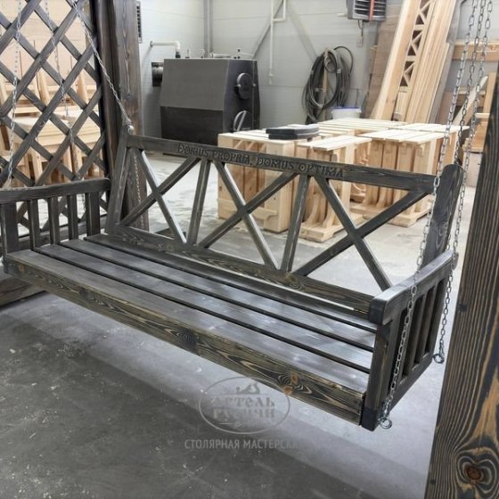 Деревянная пергола с качелями из массива северной сосны