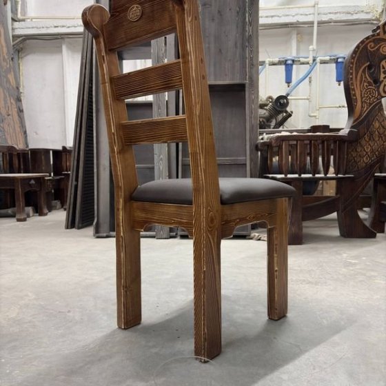 Деревянный стул под старину «Ладожский» с мягкой сидушкой