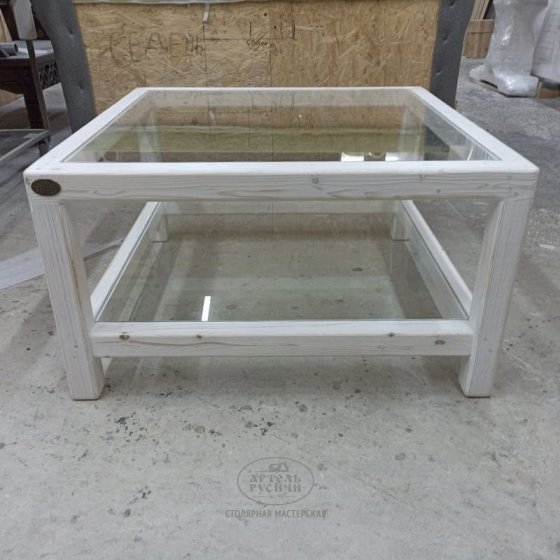 П-образный диван из массива сосны с мягкими подушками и журнальный столик «Русский лофт»