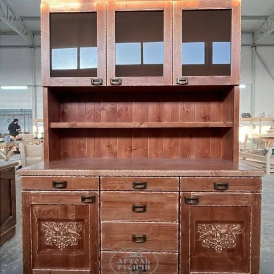 Состаренный буфет из массива дерева «Купеческий»