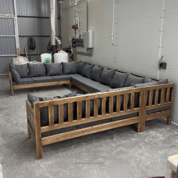 Характеристики Большой П-образный диван «Русский лофт» из массива дерева под старину с мягкими подушками 