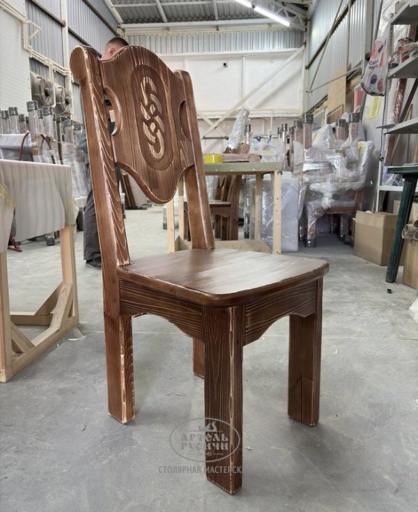 Характеристики Стул под старину с резьбой «Смоленский» для беседки, бани или кафе