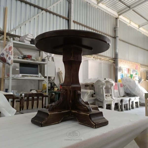 Столик кофейный из массива сосны под старину «Смоленский»