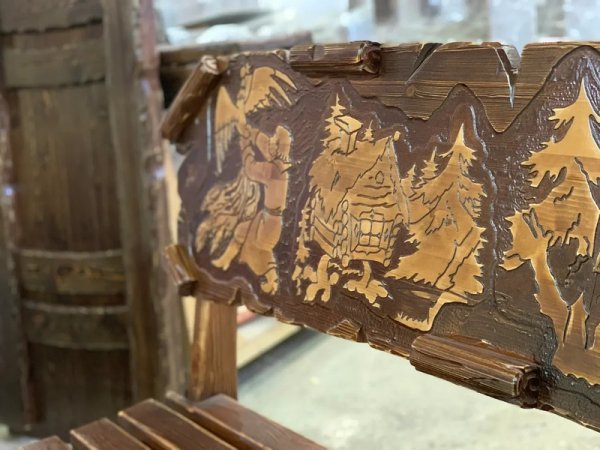 Дизайнерская деревянная скамья с резьбой «В гостях у сказки»